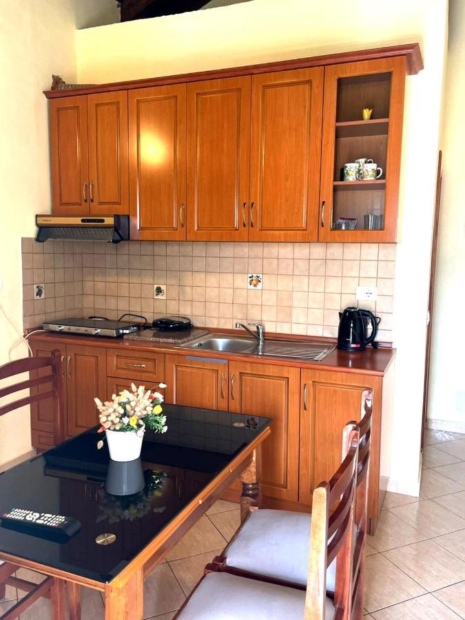 Apartments Athina Orikum Extérieur photo