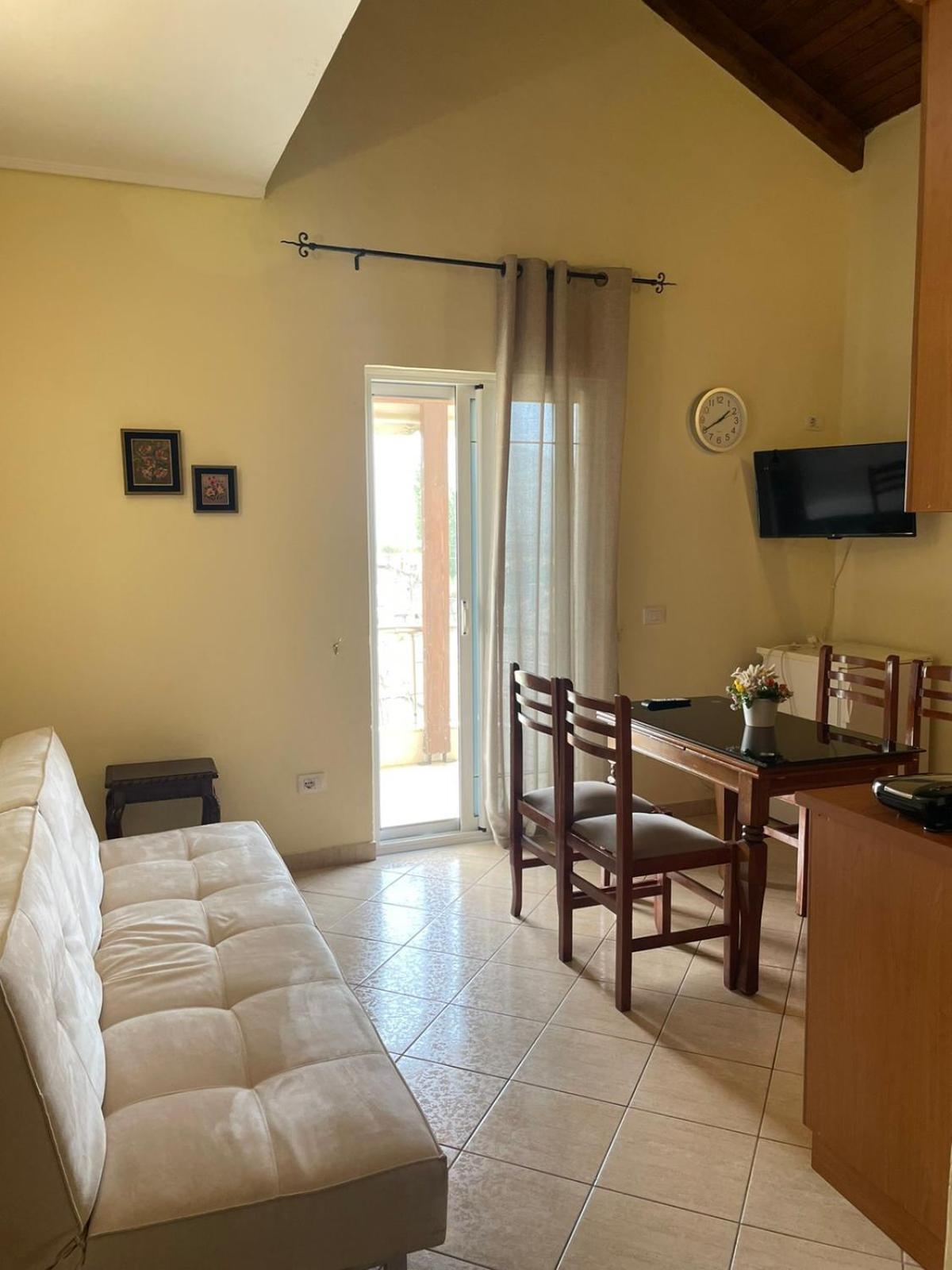 Apartments Athina Orikum Extérieur photo