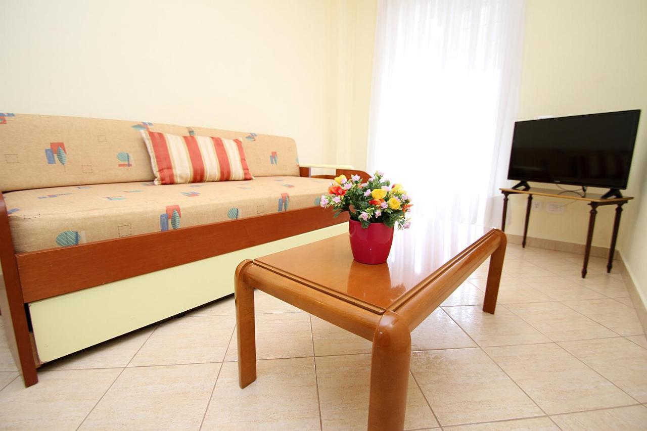 Apartments Athina Orikum Extérieur photo