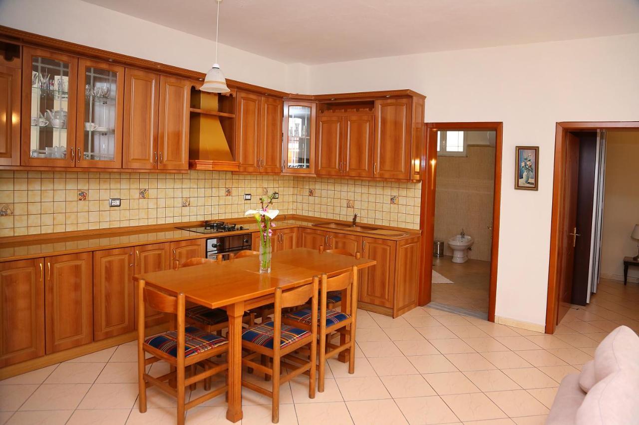 Apartments Athina Orikum Extérieur photo